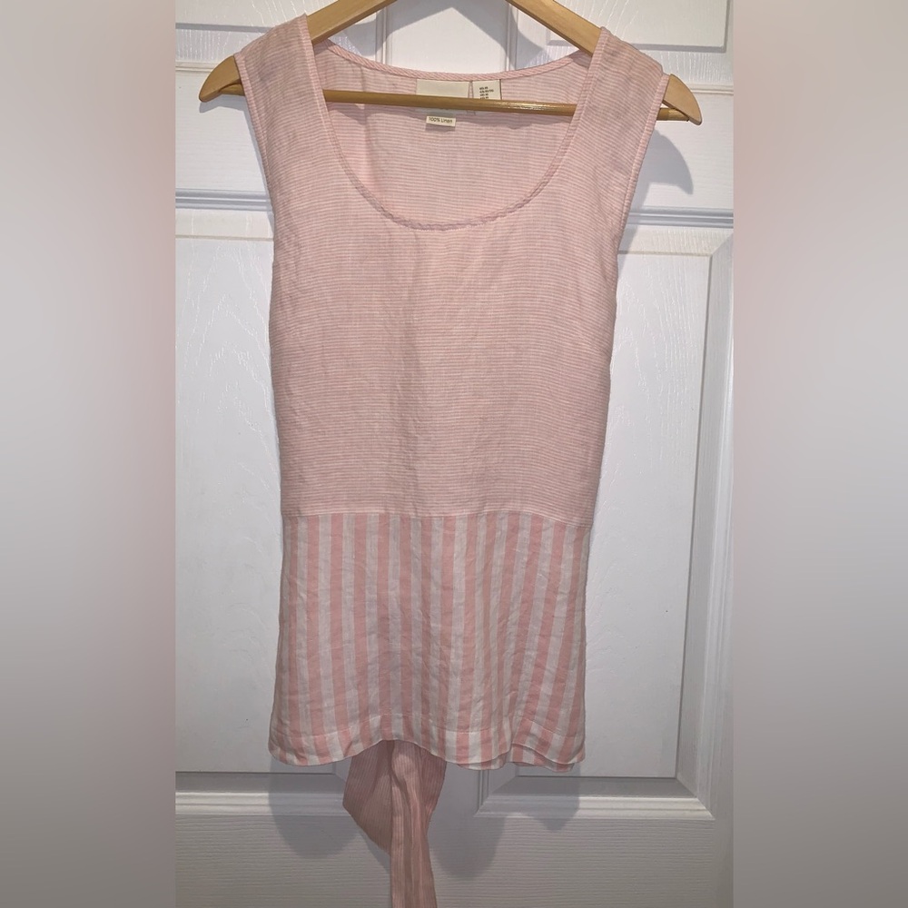 Cynthia Rowley Light Pink Striped Sleeveless Blouse with sash, Size XL.